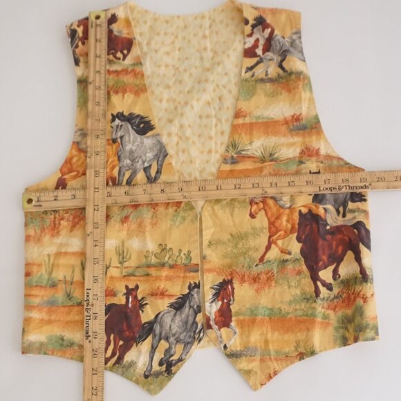 Horse Print Western Desert Scene Button Vest Tan Galloping Horses Boho S - Picture 3 of 8